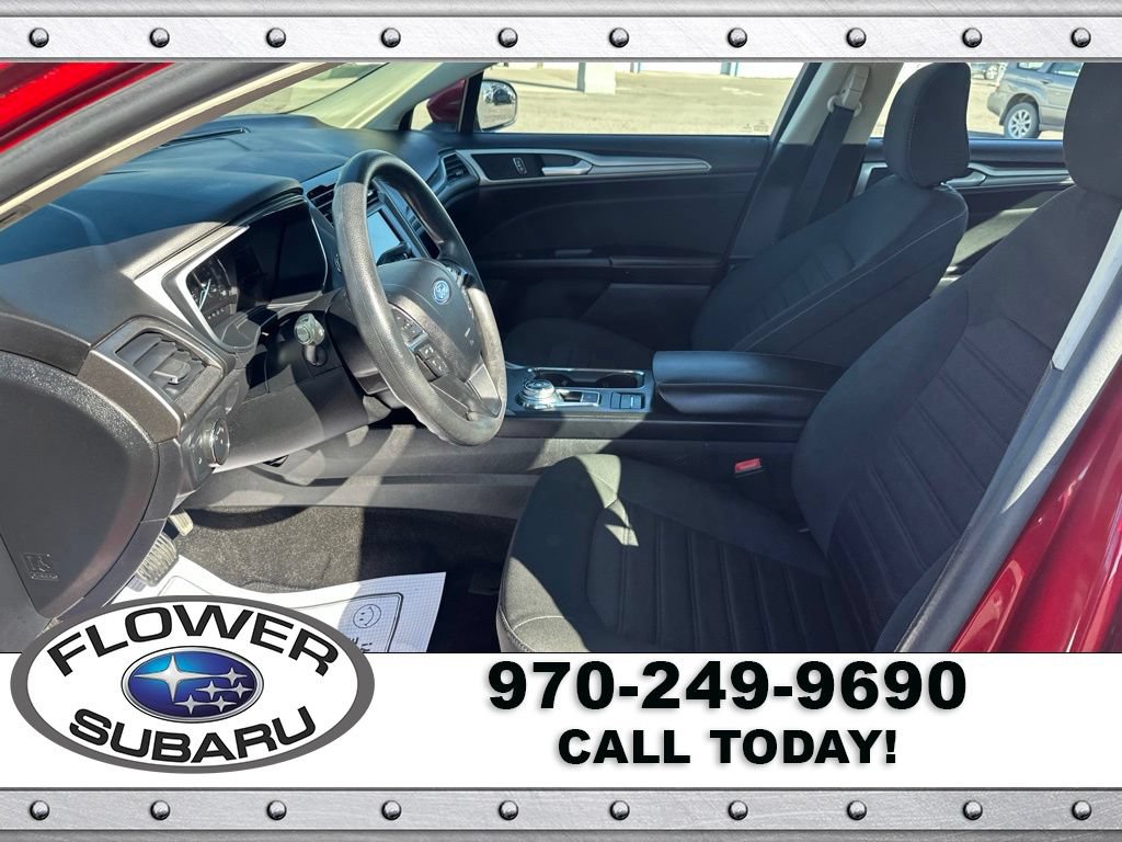 Used 2020 Ford Fusion SE FWD image 23