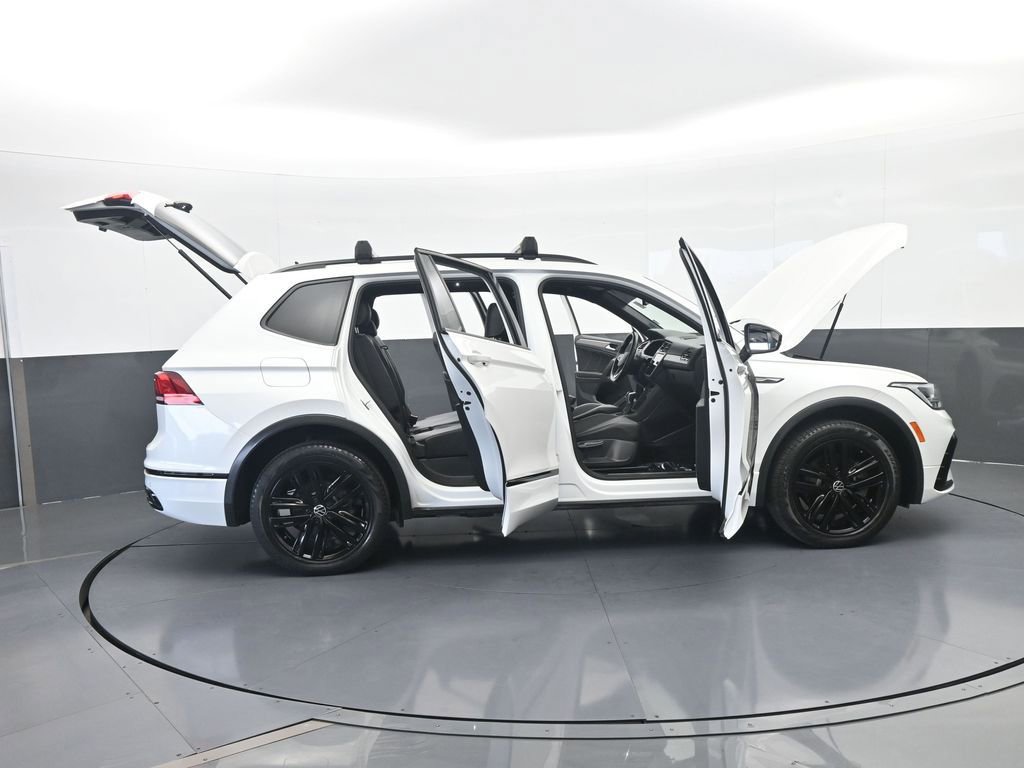 Used 2022 Volkswagen Tiguan SE R-Line image 70