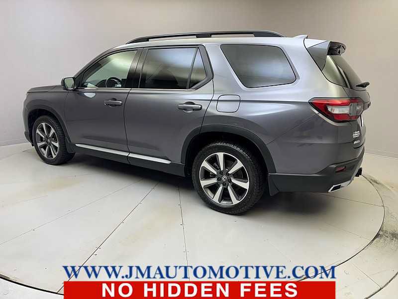 Used 2024 Honda Pilot Elite image 3