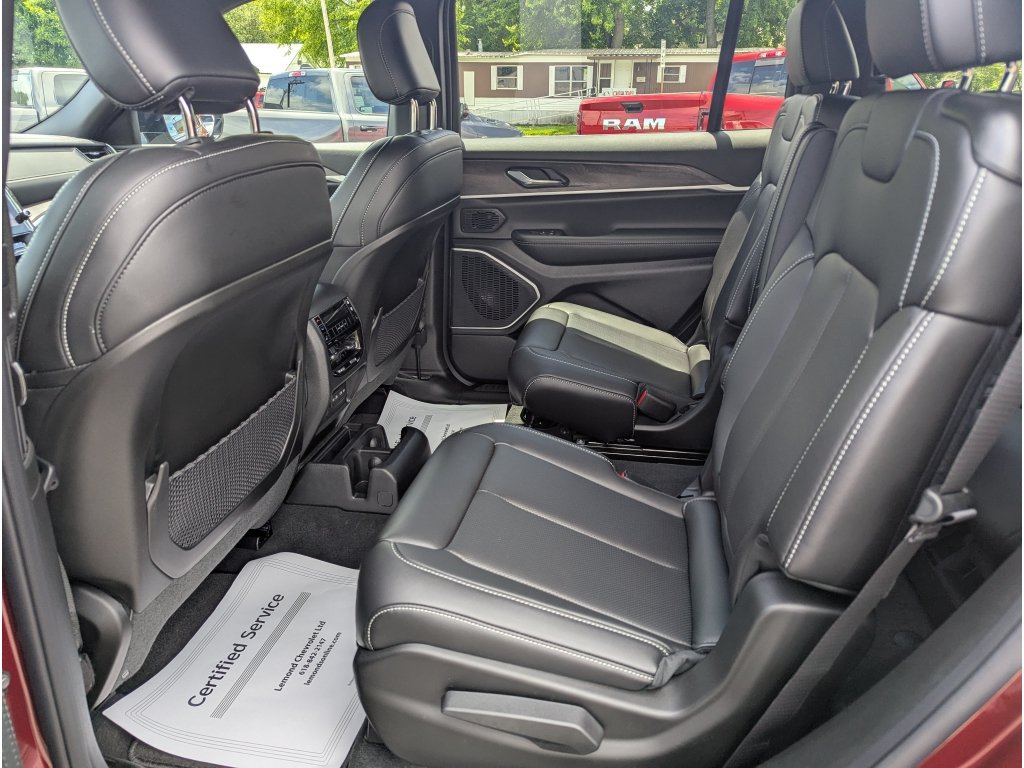 New 2026 Jeep Grand Cherokee L Limited AWD/4WD image 32