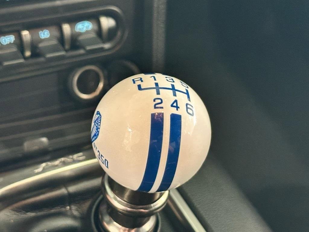 Used 2016 Ford Mustang Shelby GT350 w/ Technology Package image 33