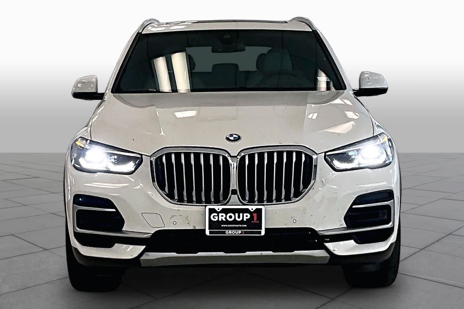 Used 2023 BMW X5 xDrive40i w/ Premium Package AWD/4WD image 3