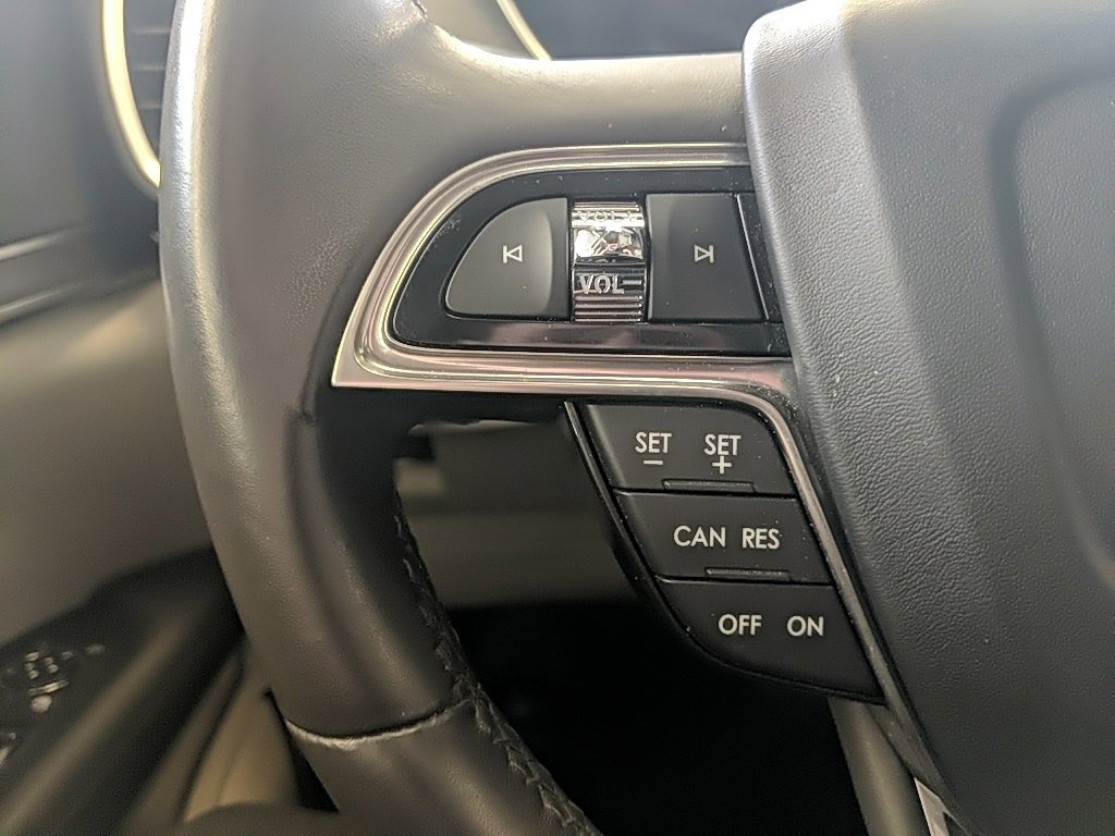 Used 2019 Lincoln Nautilus Select image 16