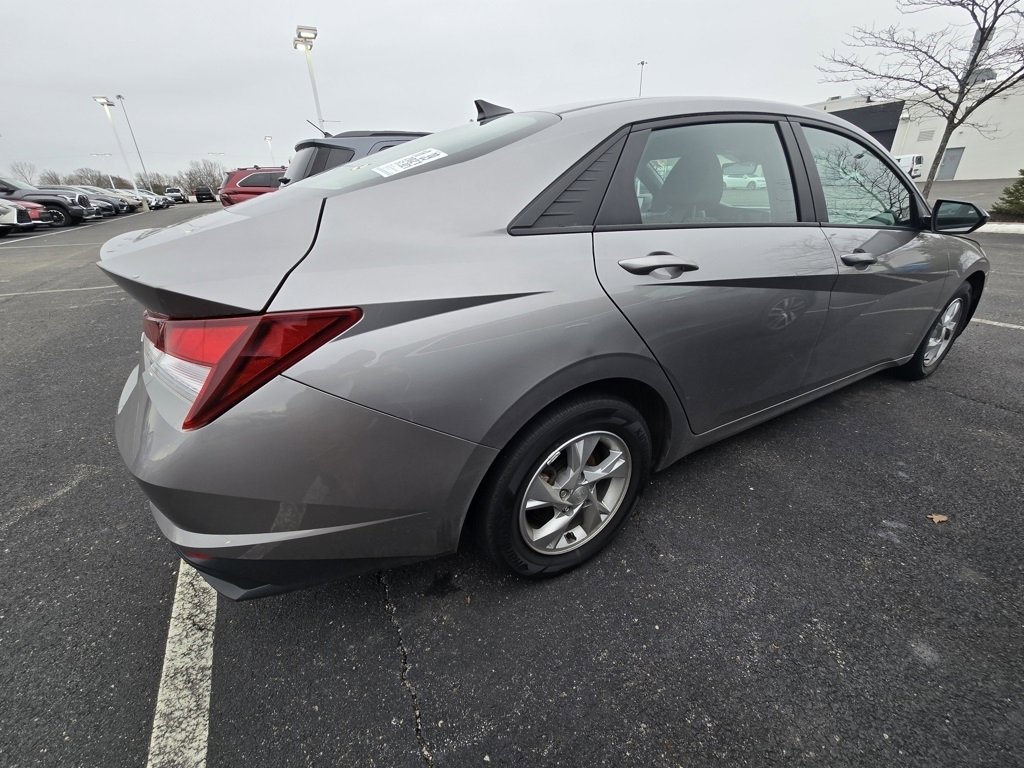 Used 2021 Hyundai Elantra SE image 8
