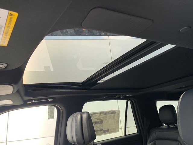 New 2026 Lincoln Navigator Reserve w/ Jet Appearance Package AWD/4WD image 27