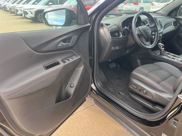 Used 2022 Chevrolet Equinox RS w/ LPO, Floor Liner Package image 1