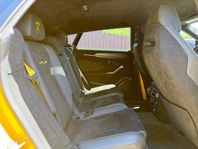 Used 2023 Lamborghini Urus Performante AWD/4WD image 28
