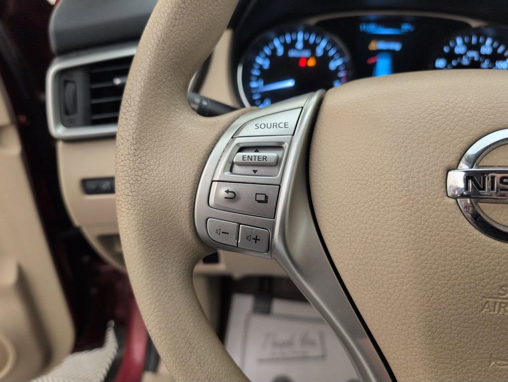 Used 2014 Nissan Rogue SV image 37