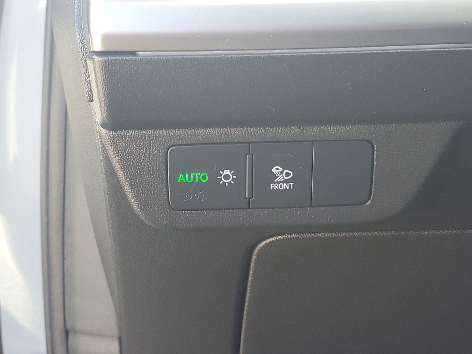 Used 2024 Audi Q4 e-tron Prestige AWD/4WD image 24