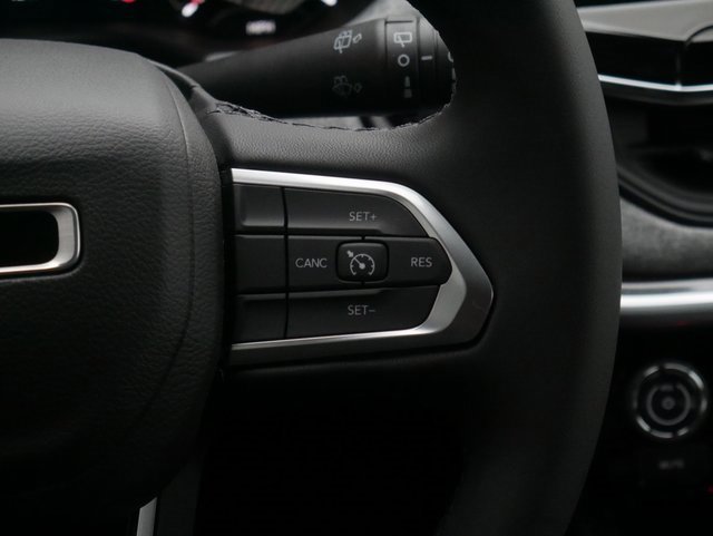 Used 2024 Jeep Compass Latitude w/ Sun and Sound Group image 19