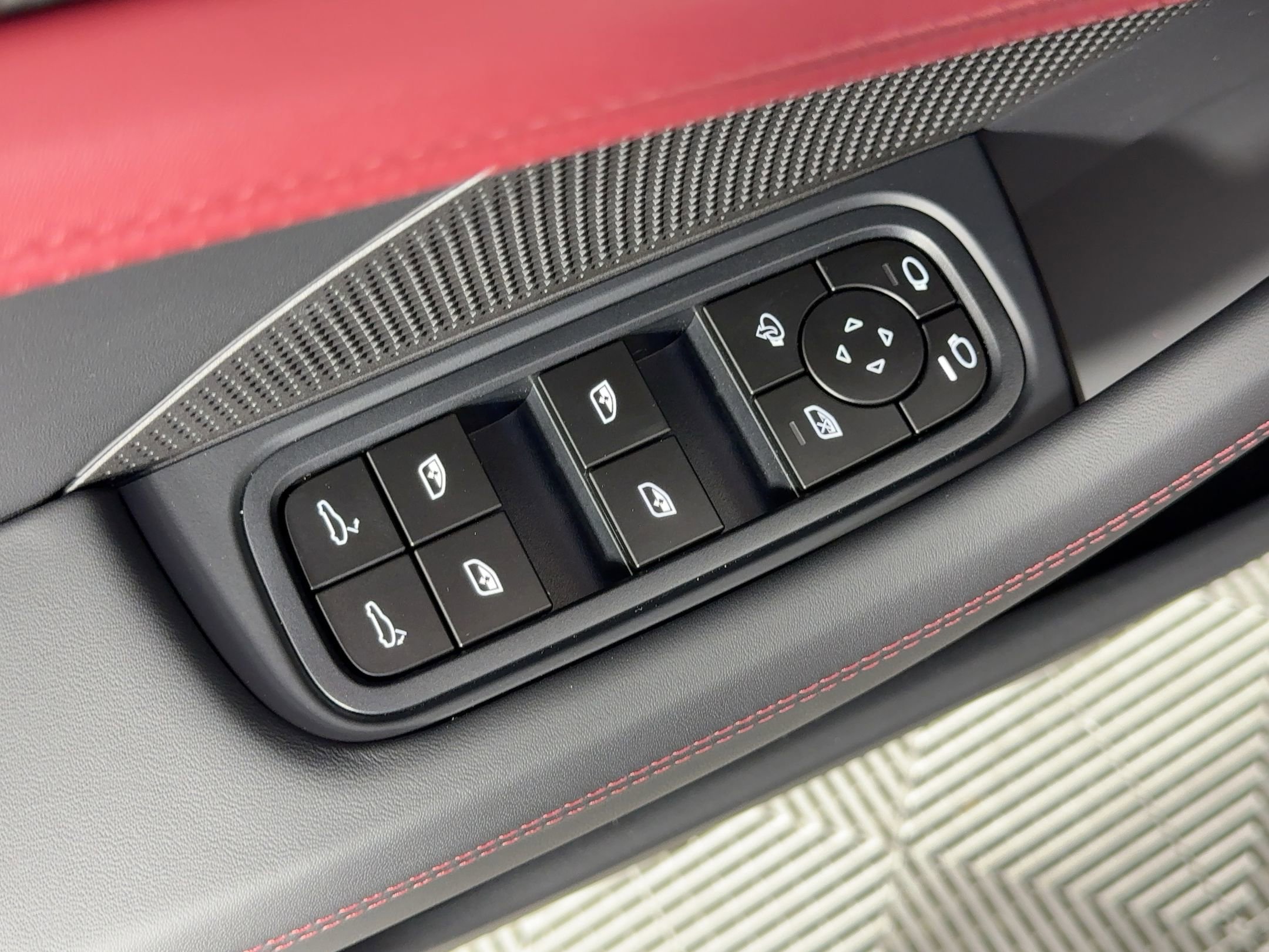 Used 2026 Porsche Panamera image 12