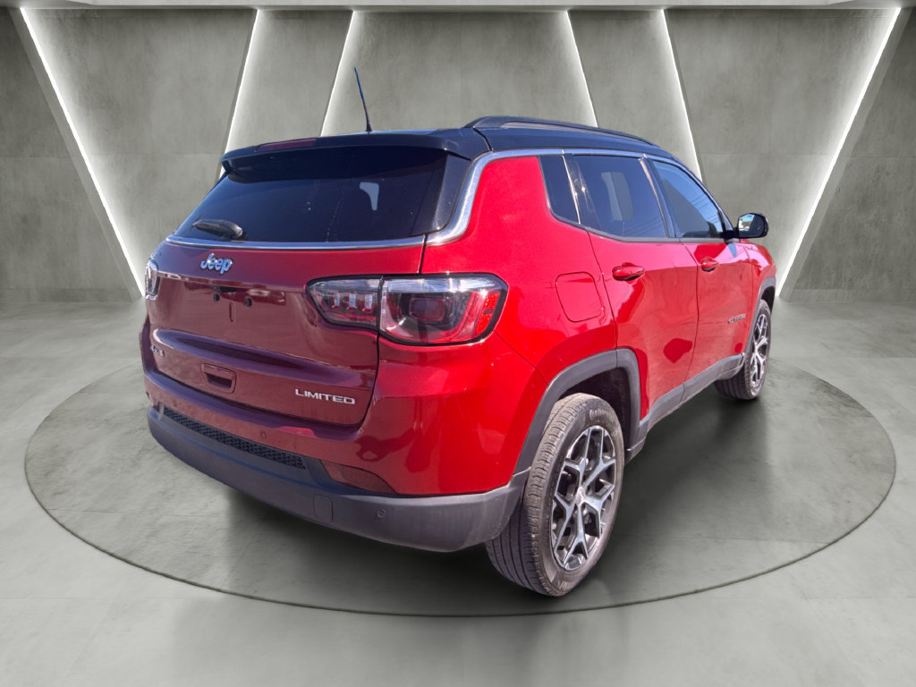 Used 2024 Jeep Compass Limited AWD/4WD image 3