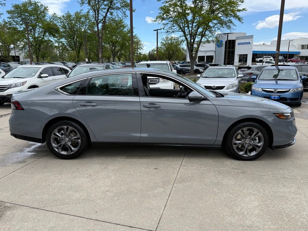 Used 2023 Honda Accord EX-L image 3