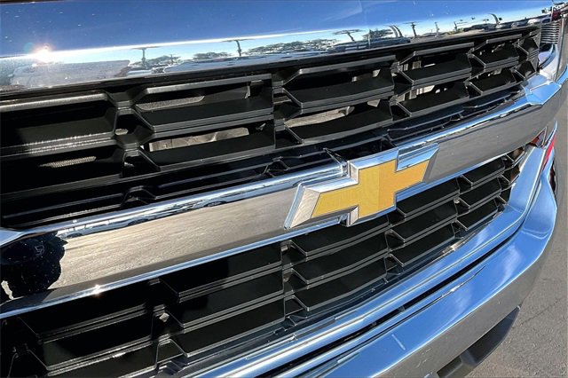 Used 2018 Chevrolet Silverado 1500 LT w/ All Star Edition image 32