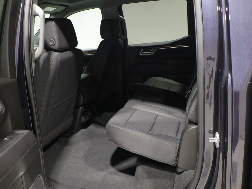 Used 2023 Chevrolet Silverado 1500 LT AWD/4WD image 19