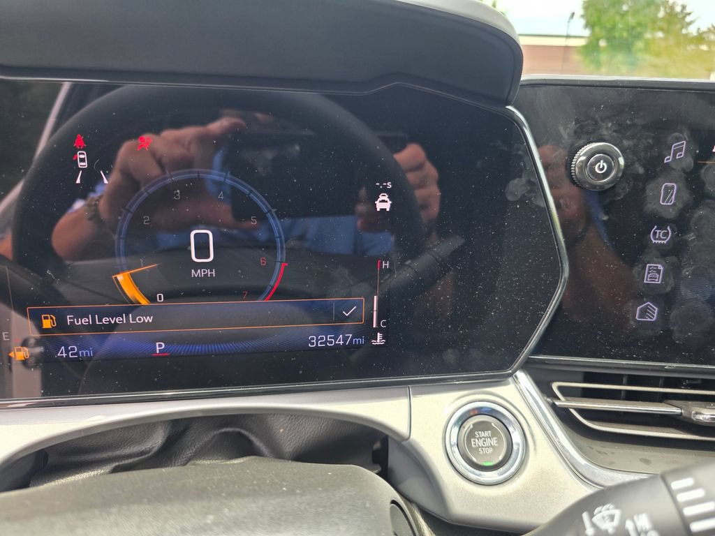 Used 2025 Chevrolet Trax LT FWD image 20