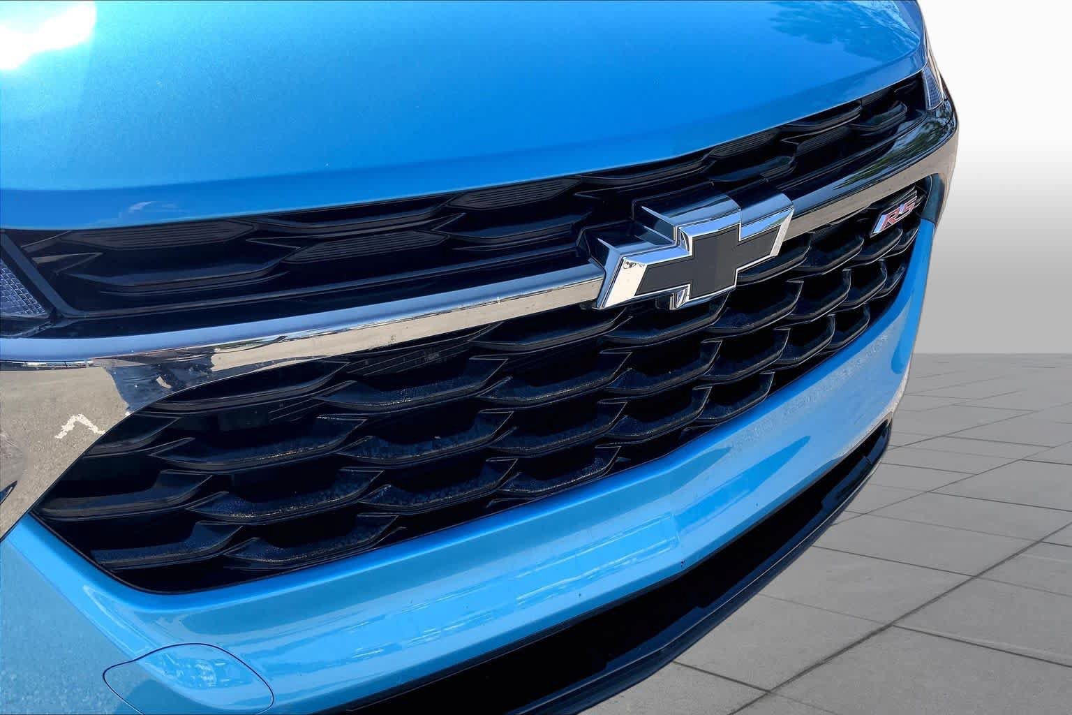 Used 2025 Chevrolet Trax RS FWD image 30