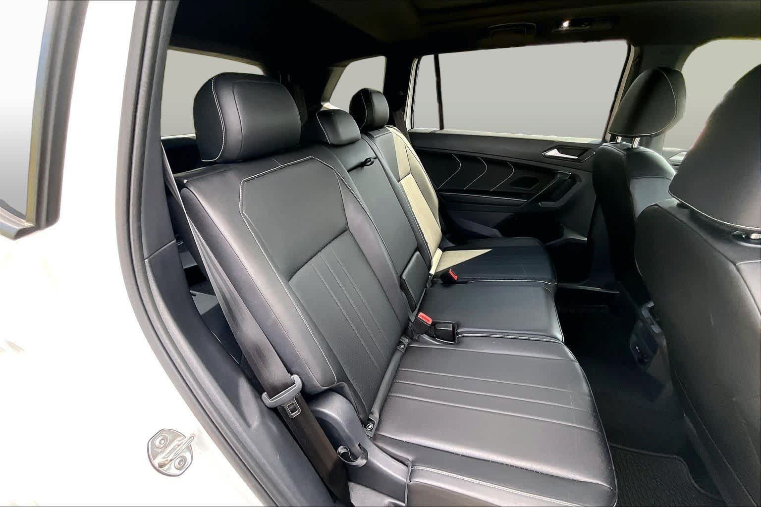 Used 2024 Volkswagen Tiguan SE R-Line FWD image 19