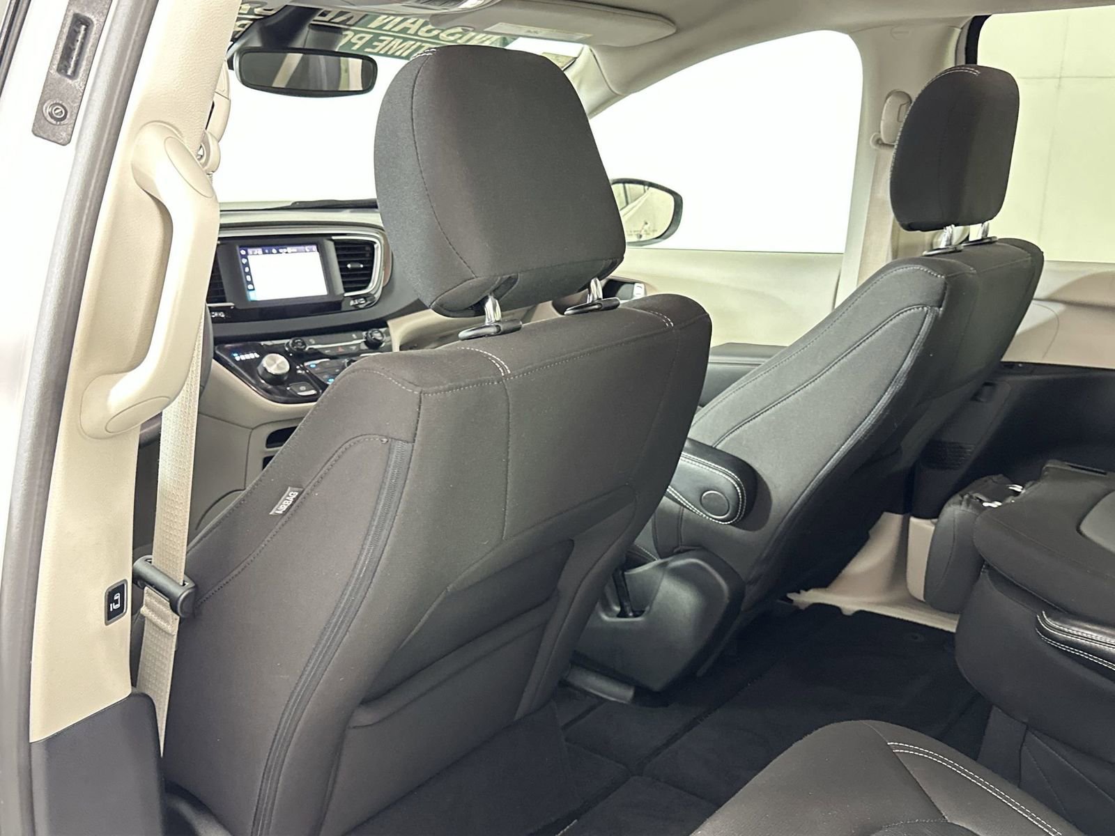 Used 2023 Chrysler Voyager LX FWD image 24