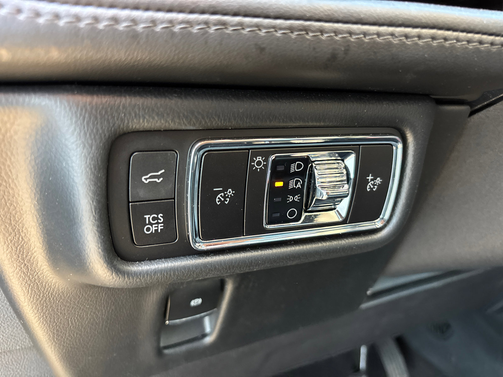 Certified 2023 Lincoln Nautilus Reserve FWD image 14