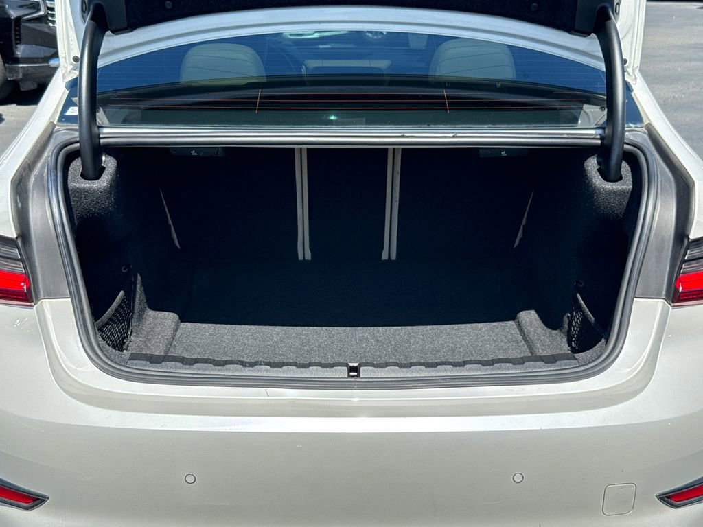 Used 2022 BMW 330i xDrive Sedan w/ Driving Assistance Package image 9