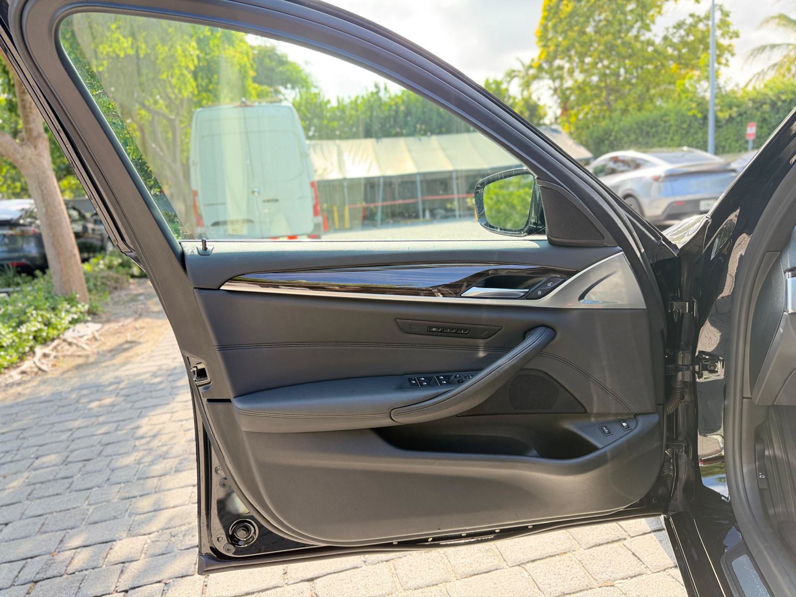 Used 2019 BMW 530e RWD image 21