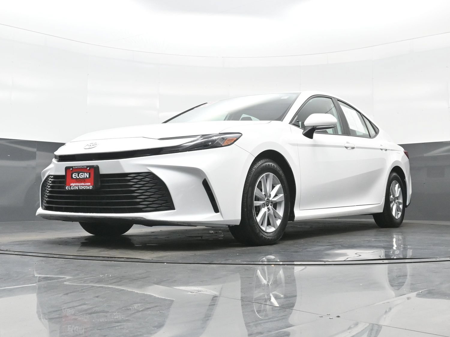 Used 2025 Toyota Camry LE FWD image 28