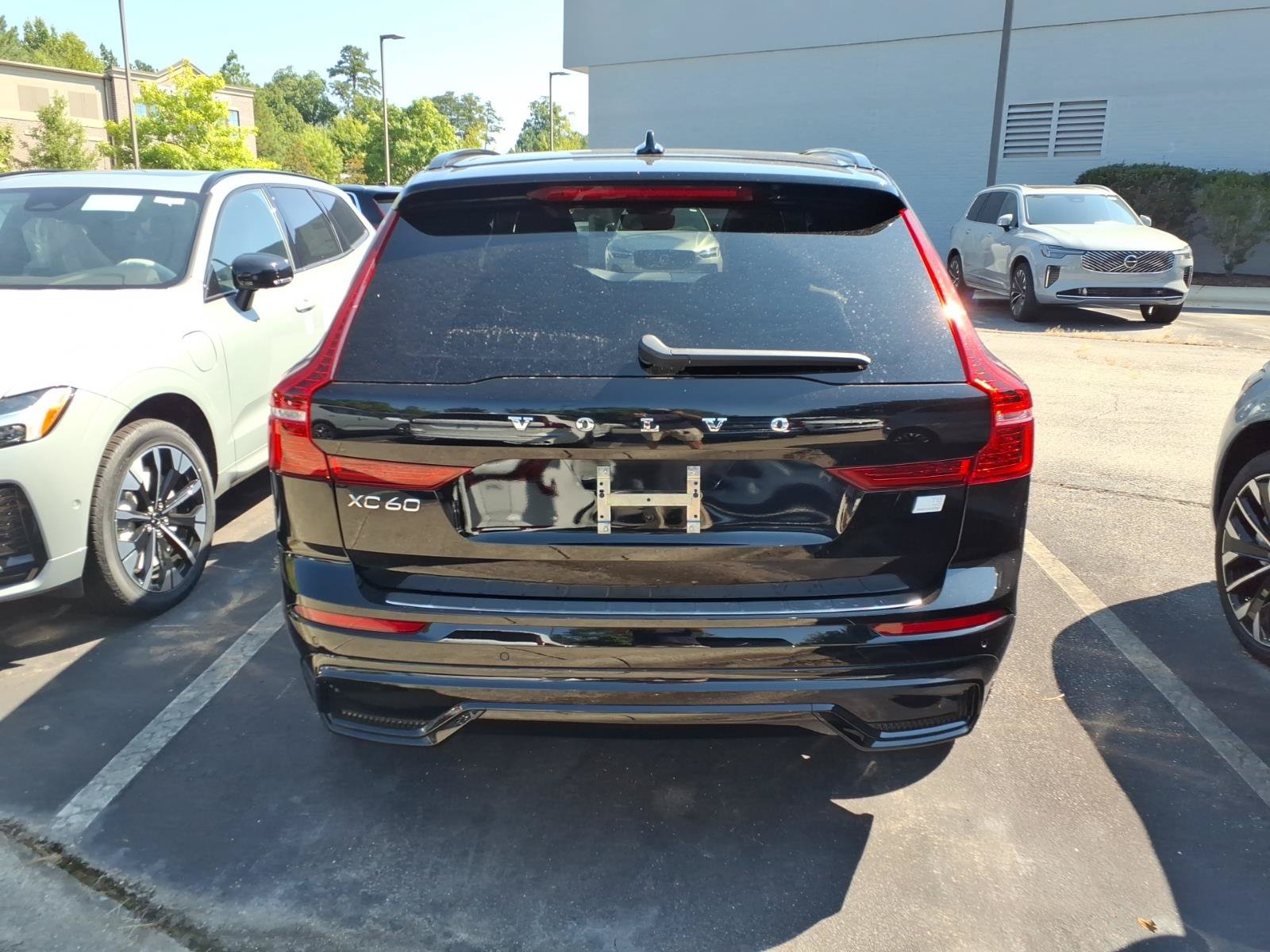 Certified 2024 Volvo XC60 T8 Ultimate w/ Protection Package Premier AWD/4WD image 7