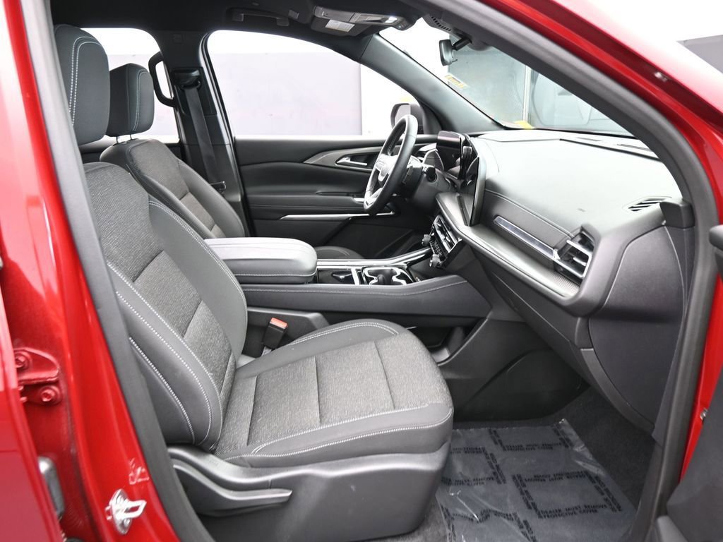 Used 2024 Chevrolet Traverse LT FWD image 45