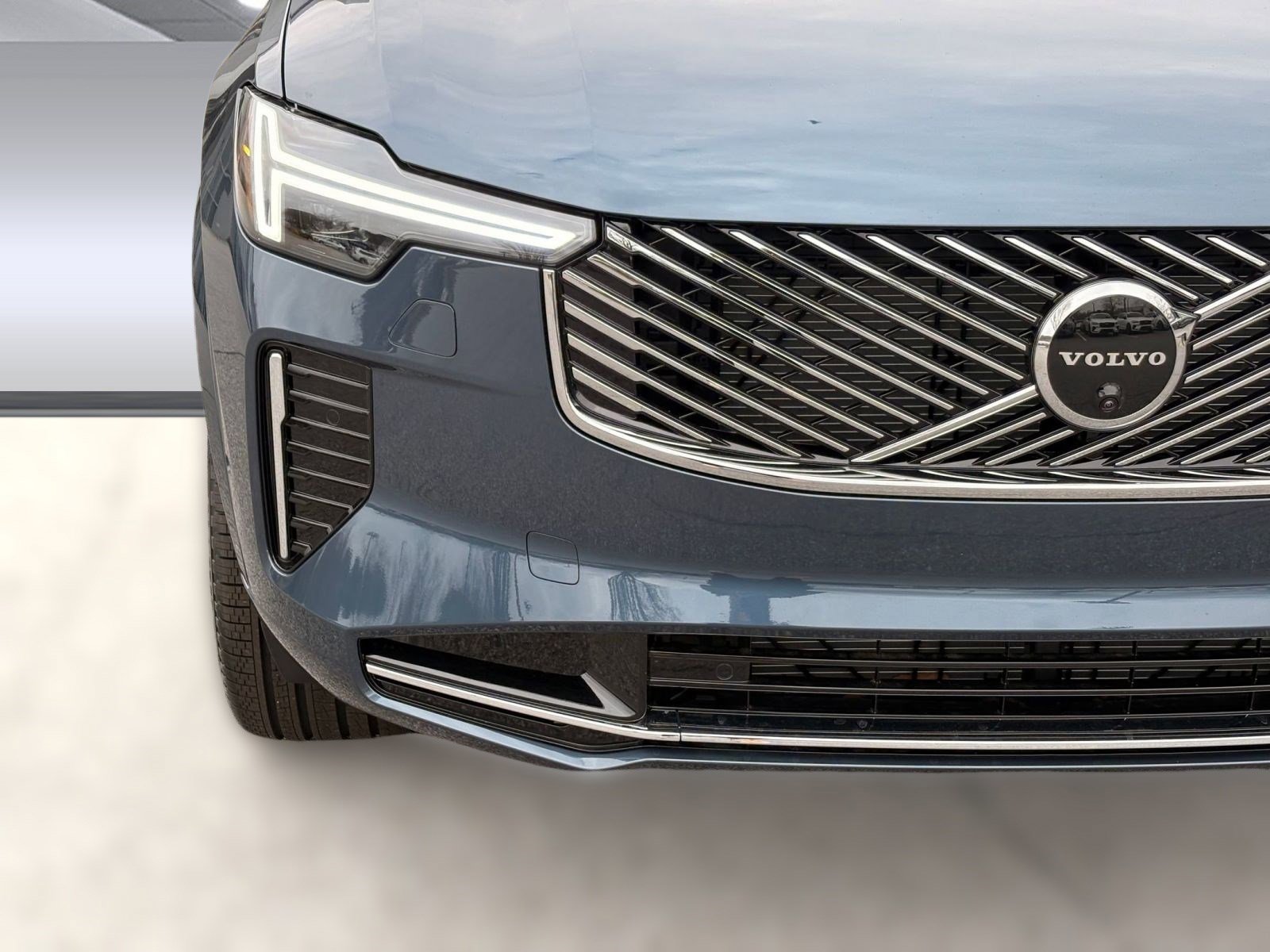 New 2026 Volvo XC90 B6 Ultra w/ Protection Package image 11