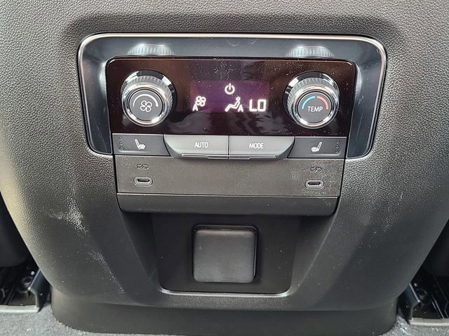 New 2025 Chevrolet Suburban High Country image 20