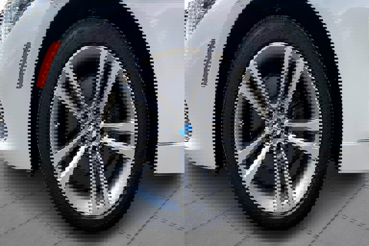 Used 2018 BMW 330i Sedan image 10