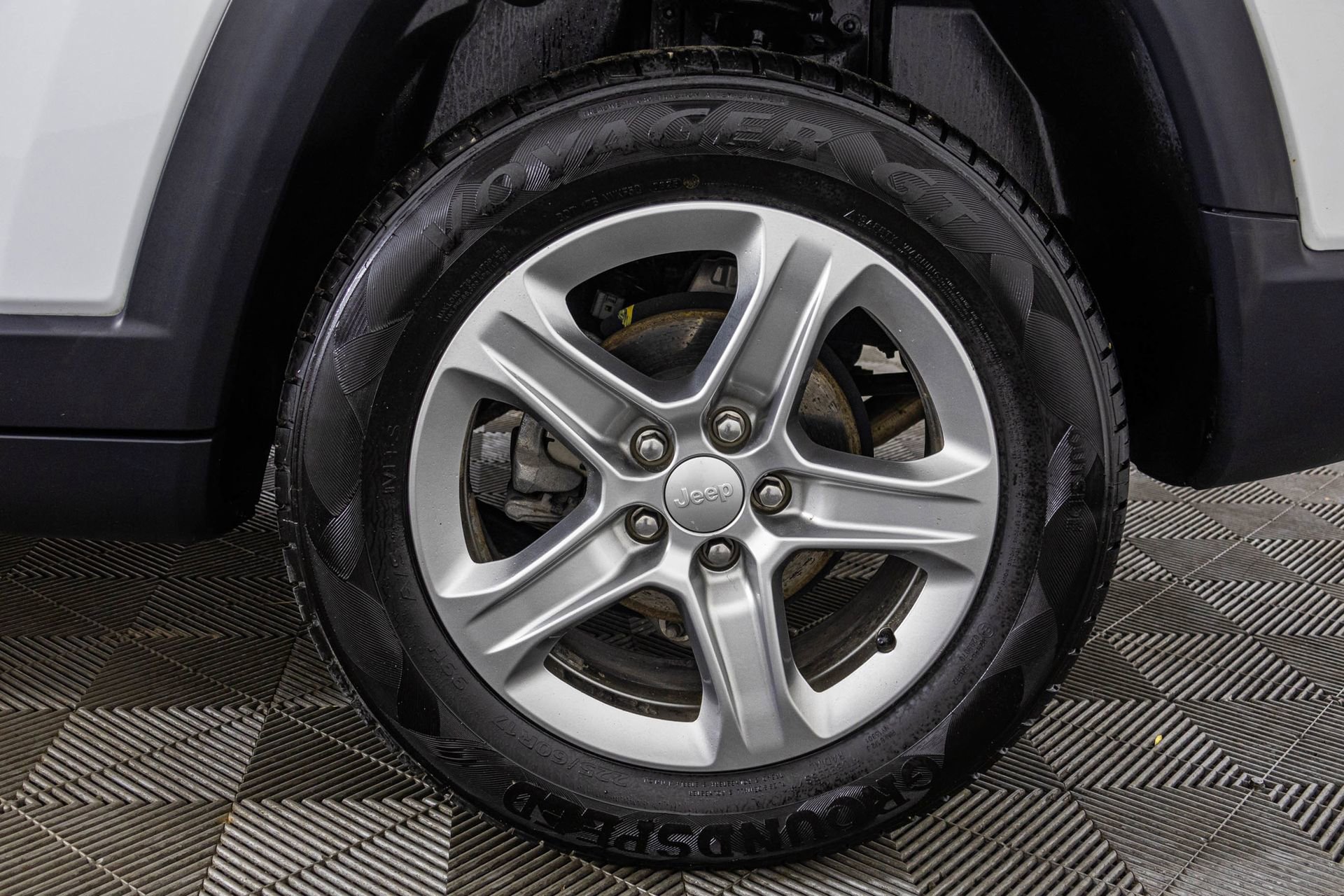 Used 2023 Jeep Compass Latitude image 48