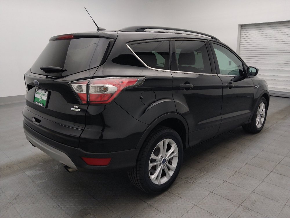 Used 2017 Ford Escape SE w/ Equipment Group 201A FWD image 9