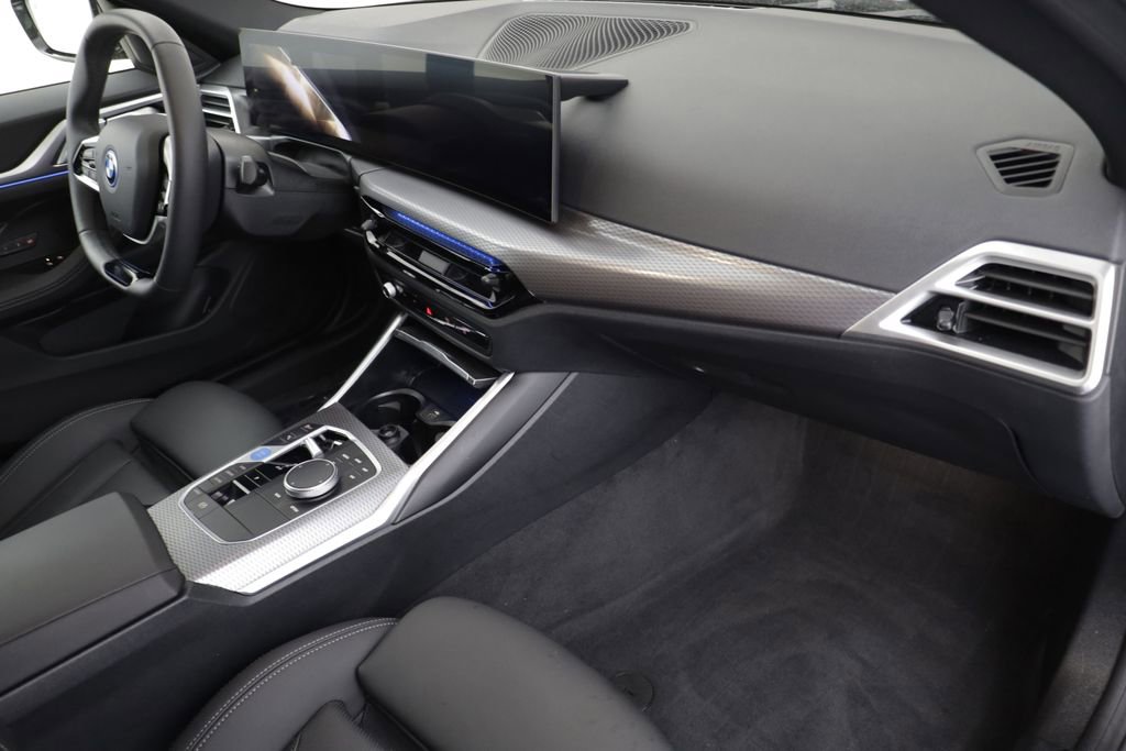 Certified 2025 BMW i4 xDrive40i image 20