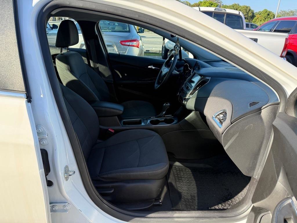 Used 2019 Chevrolet Cruze LT w/ Convenience Package image 28