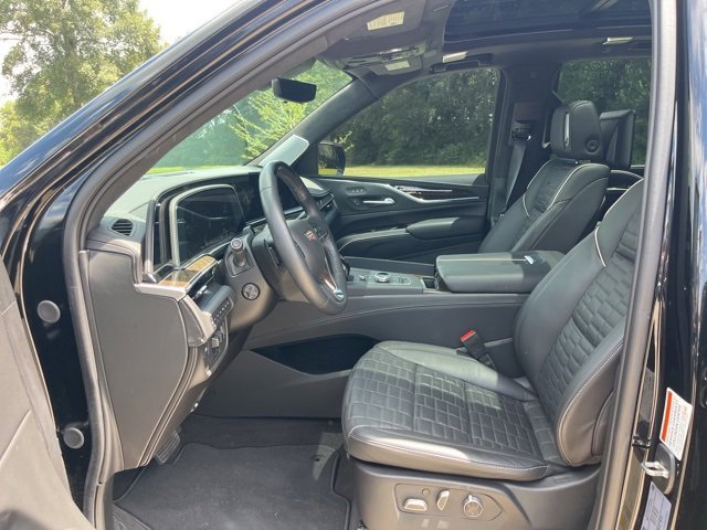 Used 2024 Cadillac Escalade Sport Platinum w/ Heavy-Duty Trailer Package image 17