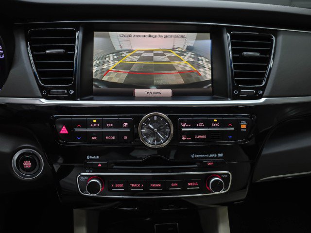 Used 2015 Kia K900 Premium w/ Interior Highline Package RWD image 29
