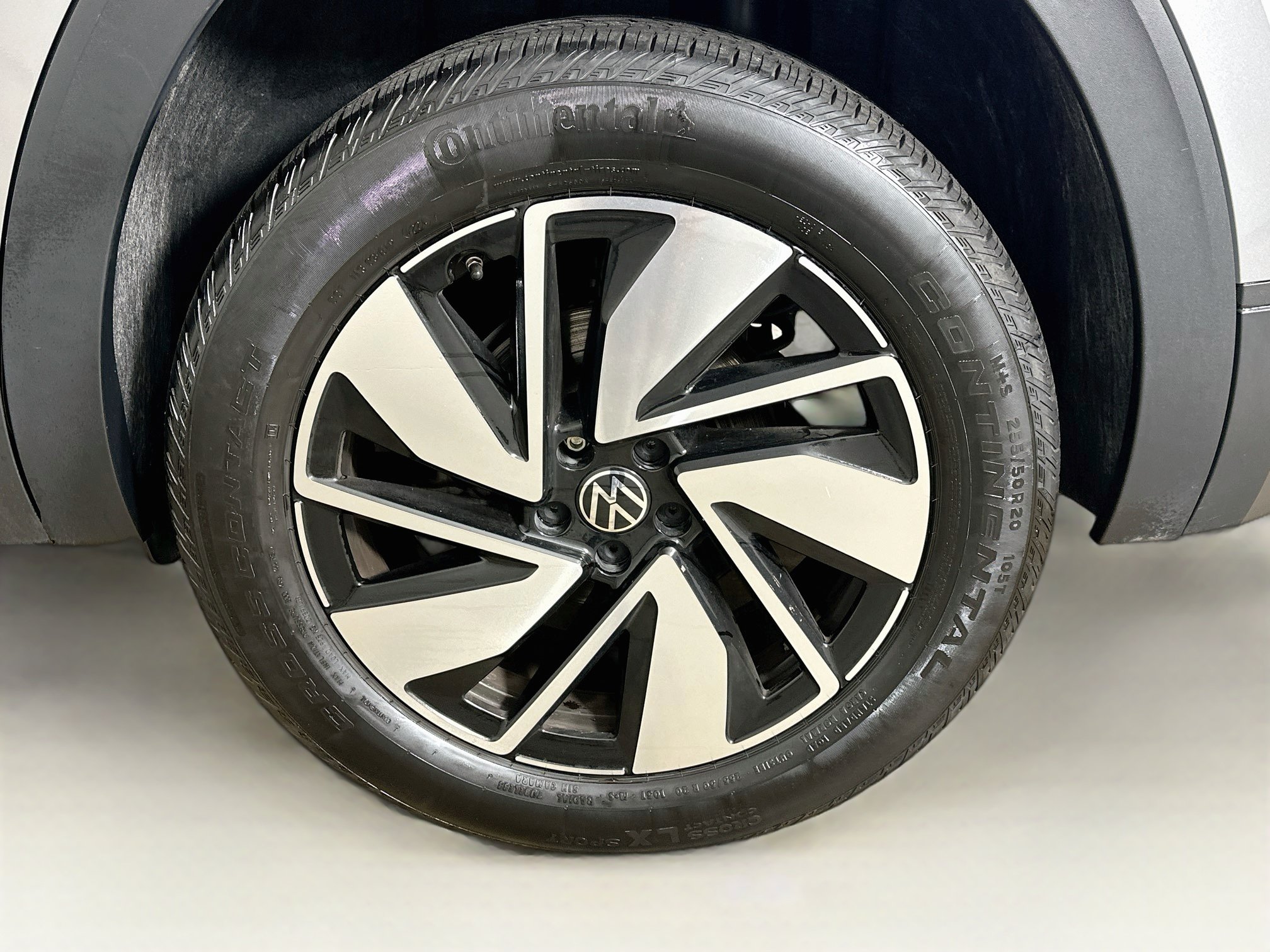 Used 2025 Volkswagen Atlas SE FWD image 11
