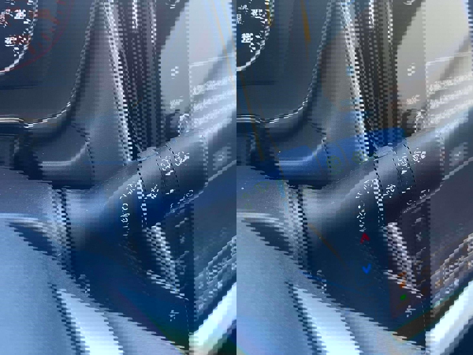 Used 2023 Subaru Outback Limited image 25