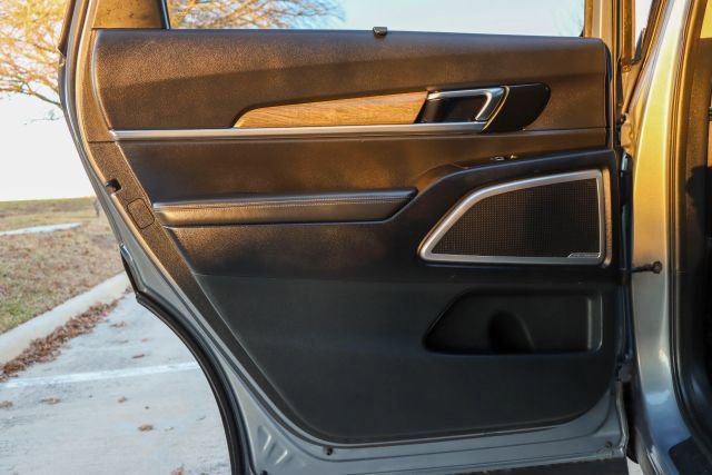 Used 2020 Kia Telluride EX image 12