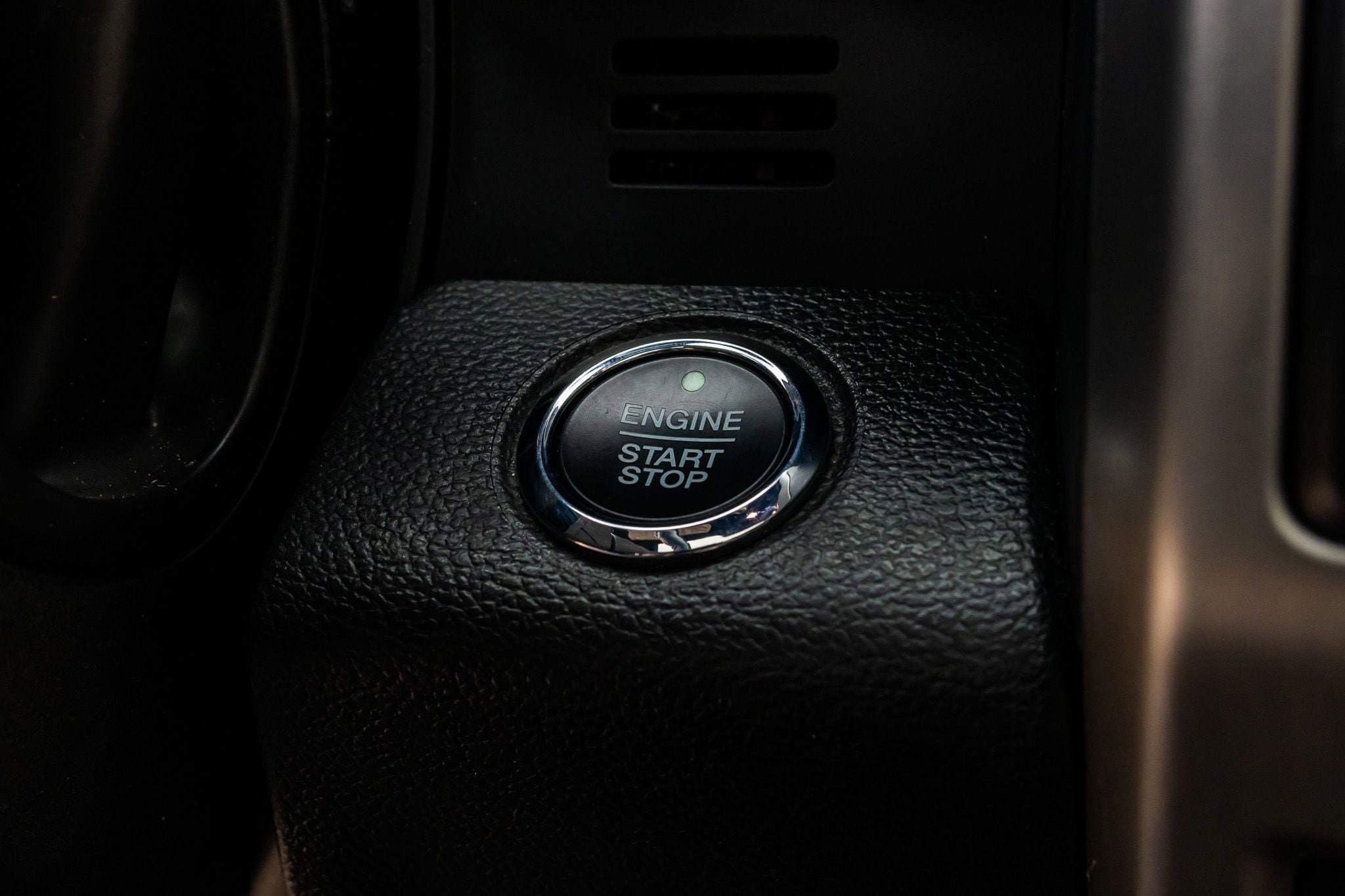 Used 2021 Ford F250 Platinum w/ FX4 Off-Road Package AWD/4WD image 18
