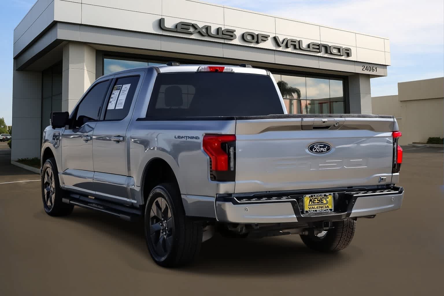 Used 2024 Ford F150 Lightning Flash AWD/4WD image 2