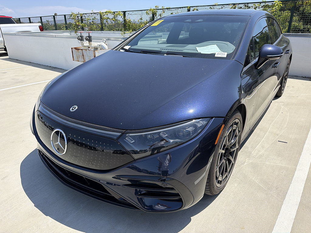 Used 2022 Mercedes-Benz EQS 580 4MATIC Sedan image 2