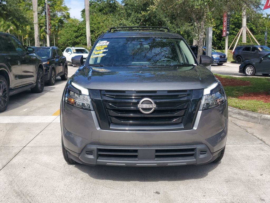 Certified 2022 Nissan Pathfinder SV w/ SV Black Package FWD image 2