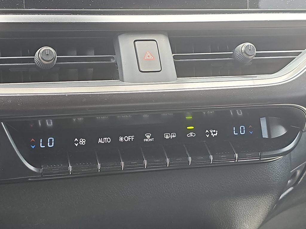 Used 2024 Lexus UX 250h FWD w/ Premium Package image 16