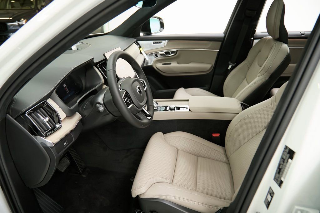 New 2026 Volvo XC90 B6 Ultra w/ Lounge Package image 16