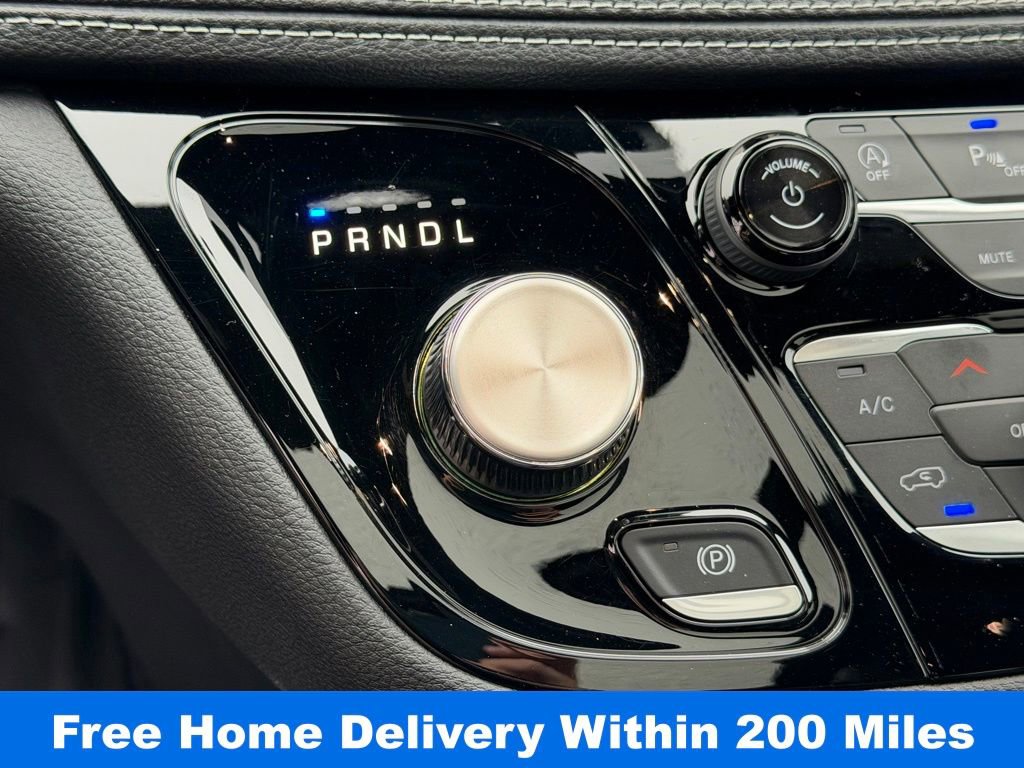 Used 2026 Chrysler Pacifica Select image 26