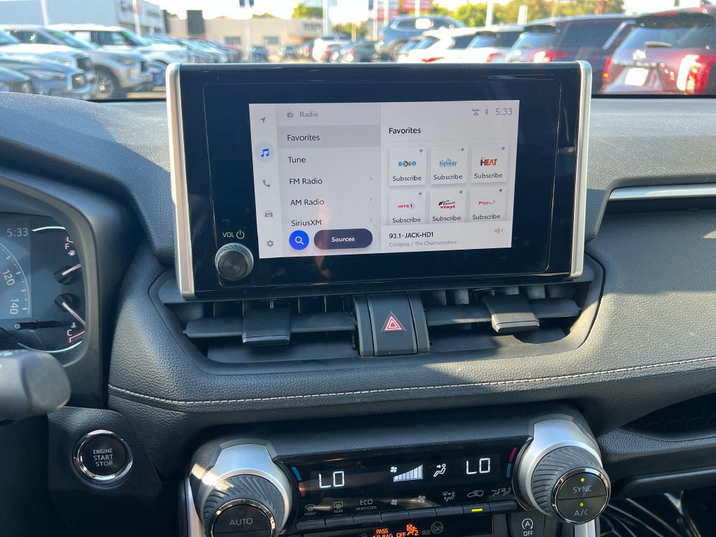 Used 2025 Toyota RAV4 XLE FWD image 29
