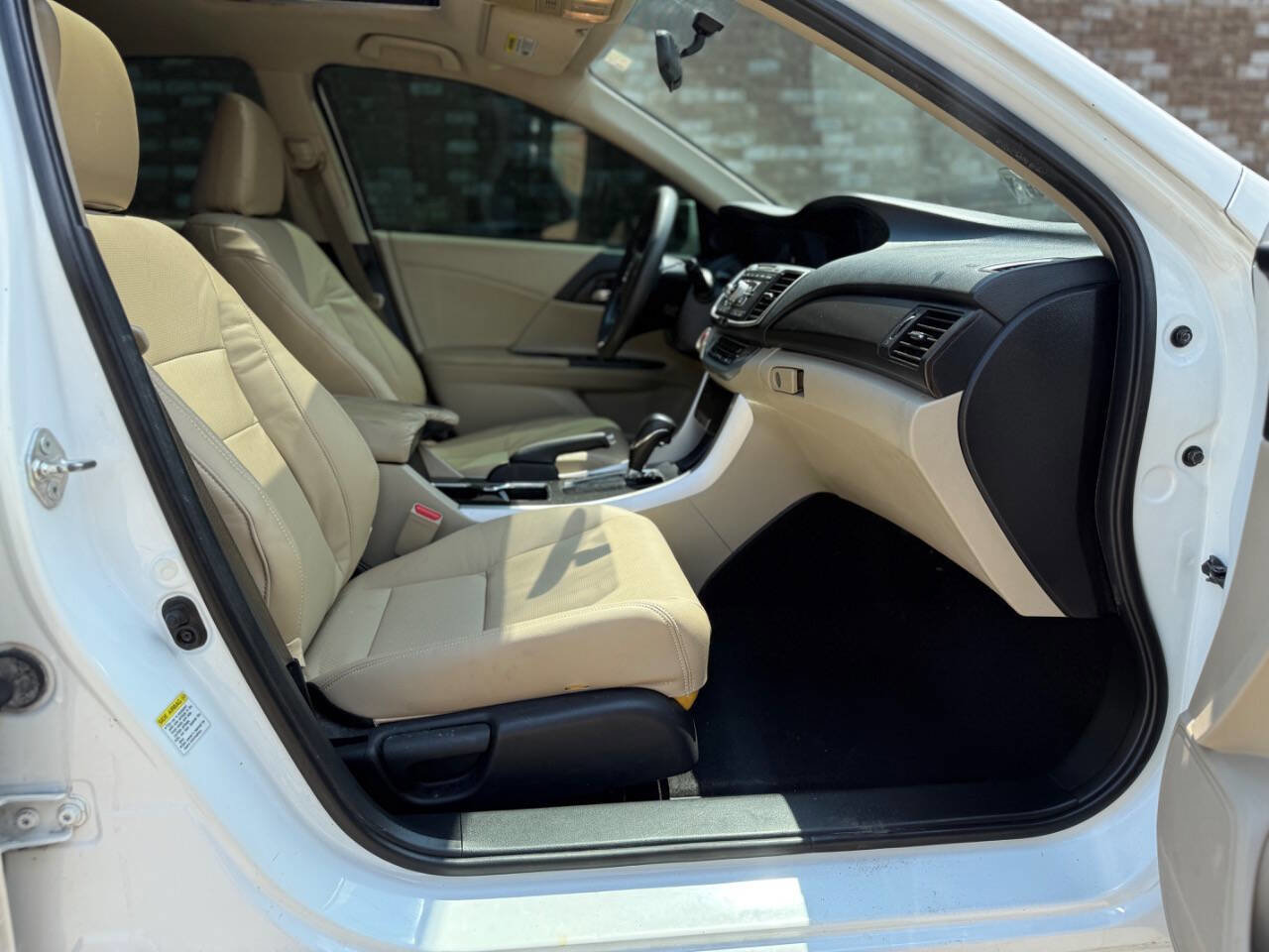 Used 2015 Honda Accord EX image 19